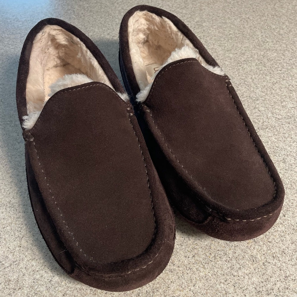 UGG Slippers Mens Size 11 Leather Fur Lined Ascot Brown Shoe Slip On Loafer